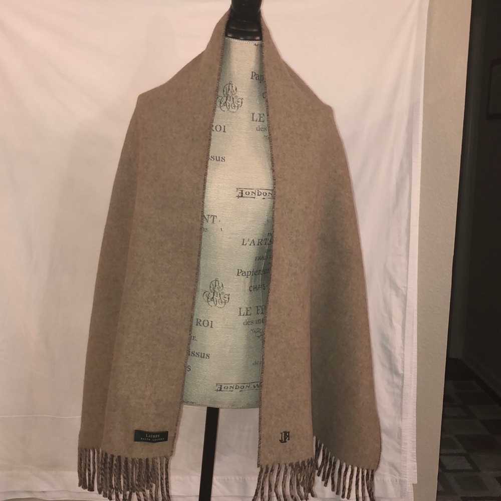 Ladies Ralph Lauren reversible shawl